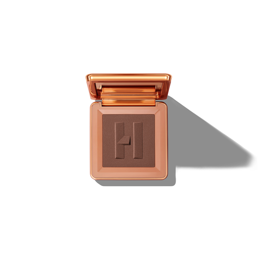 Bronzer_rgb_master_final_0035_Bronzer_Open_v2_VM_12